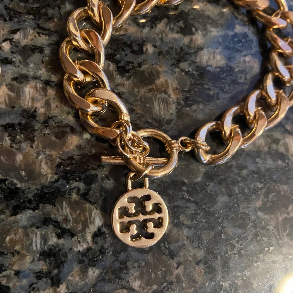 Necklace and bracelet